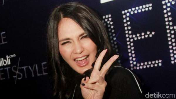 Luna Maya, Dont Worry Be Happy!