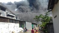 Gudang Di Dadap Tangerang Terbakar Asap Membumbung Tinggi