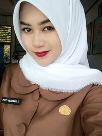 Indonesia hijab pink berkacamata nyepong