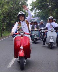 Pimpin Pendaftaran Caleg Pkb Cak Imin Akan Konvoi Naik Vespa Ke Kpu