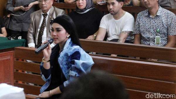 Hotman Paris Ngaku Dicuekin Syahrini, BFF Nia Ramadhani-Jedar