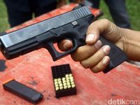 Teka Teki Pemilik Pistol Glock Senjata Pembunuh Brigadir J Terkuak