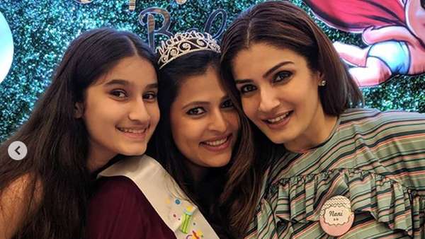 Raveena Tandon, Aktris India yang Kini Dijuluki Nenek Kece