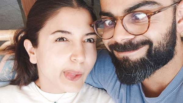 Sweet Couple! Anushka Sharma dan Suami Disuruh Cerai