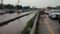 Ada Genangan Air 30 Cm Tol Pondok Aren Arah Serpong Ditutup