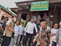 Momen Gubsu Ke Rumah Jenderal Ah Nasution Dan Lihat Foto Prabowo