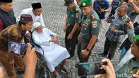 Momen Abu Bakar Ba Asyir Ikut Upacara Hari Pahlawan Di Ponpes Ngruki