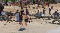 Pantai Di Badung Dipadati Turis Jelang Tahun Baru