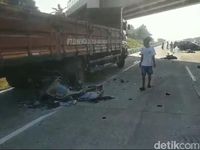 Simpang Siur Posisi Truk Dalam Laka Maut Pajero Di Tol Kendal