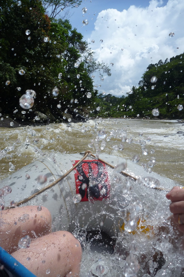 Bergelut Dengan Jeram Sungai Maiting