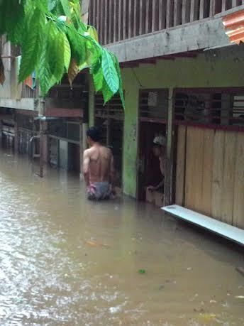 Banjir Di Kampung Pulo Hingga 2 Meter Warga Mulai Mengungsi