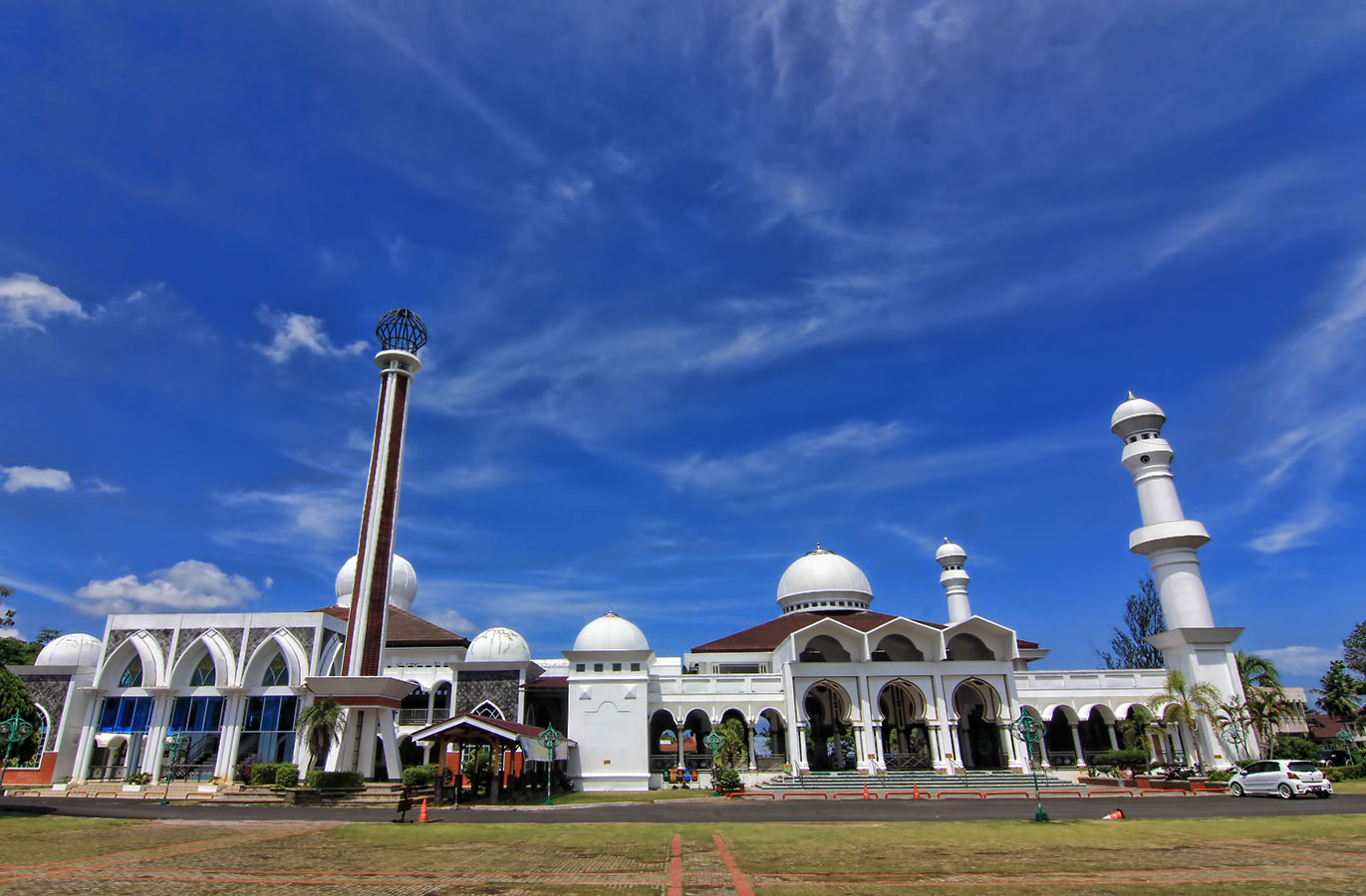 Masjid Raya Baitul Izzah