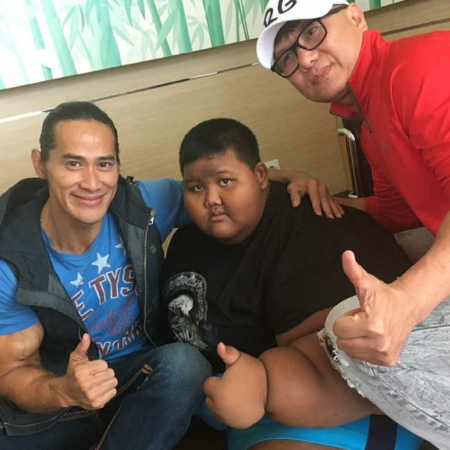 Arya Permana Turun Berat Badan Karena Mendapat Support Ade Rai? Image 003 arya permana dan ade rai