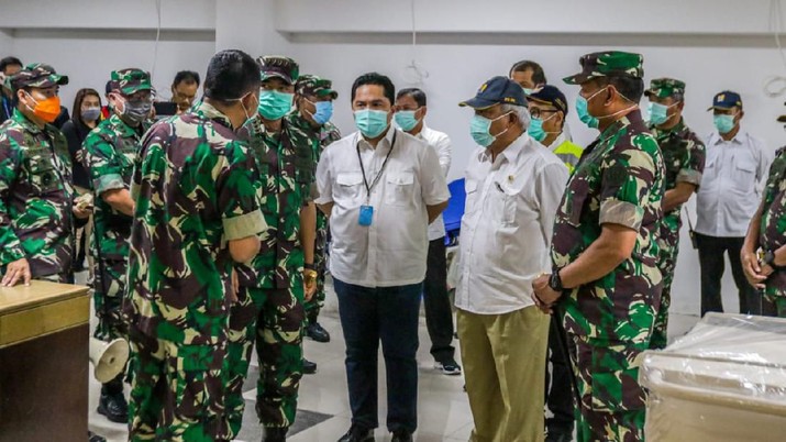 Menteri BUMN, Erick Thohir bersama dengan Panglima TNI, Menteri Kesehatan, Menteri PUPR dan Kepala BNPB hari ini memastikan bahwa RS Darurat Penanganan Covid-19 Wisma Atlet Kemayoran sudah bisa beroperasi esok hari, Senin 23/03.  (Dok.BUMN)