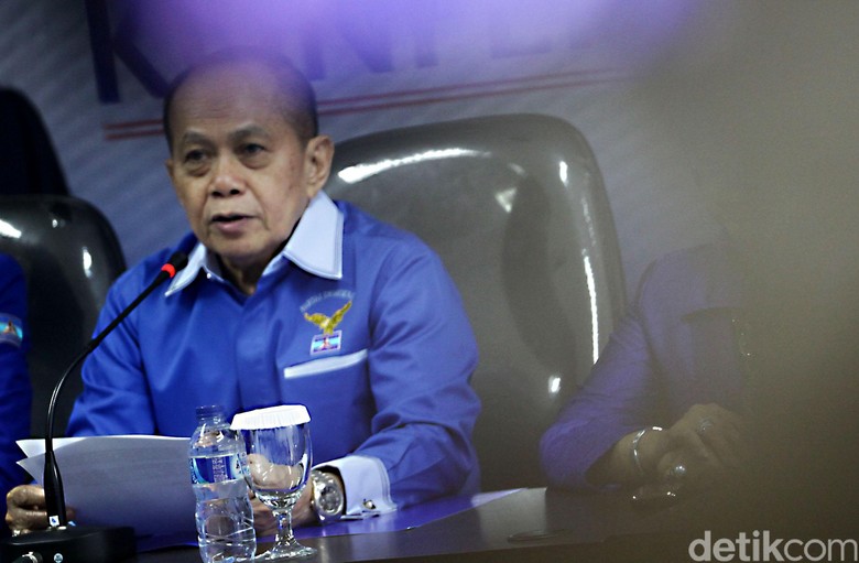 Demokrat Masih Jajaki Opsi Poros Ketiga di 2019 Demokrat Masih Jajaki Opsi Poros Ketiga di 2019