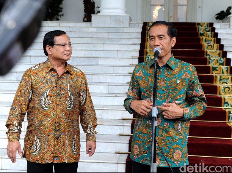 Tren Elektabilitas Capres: Jokowi Stagnan, Prabowo Merosot