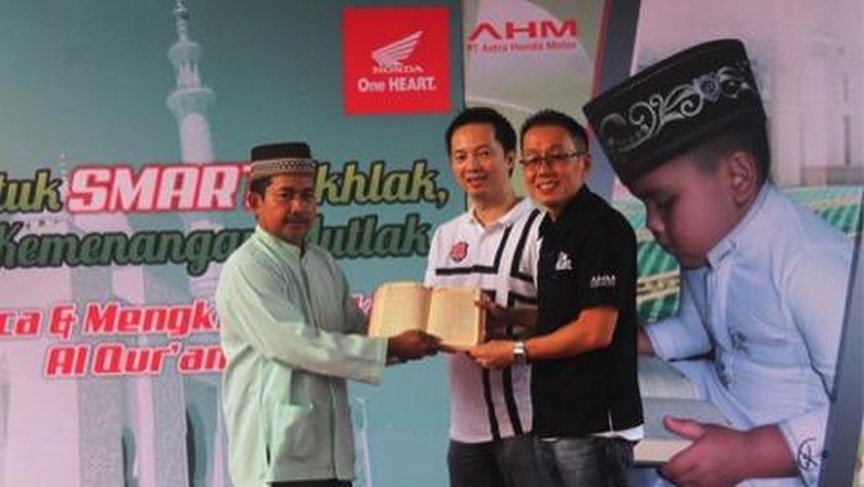 Safari Ramadhan Honda Donasikan 24.525 Alquran ke Seluruh Indonesia Safari Ramadhan Honda Donasikan 24.525 Alquran ke Seluruh Indonesia