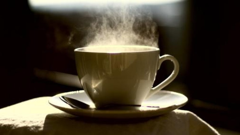 Siram Kopi ke Mertua, Elyana Terancam 32 Bulan Penjara Siram Kopi ke Mertua, Elyana Terancam 32 Bulan Penjara