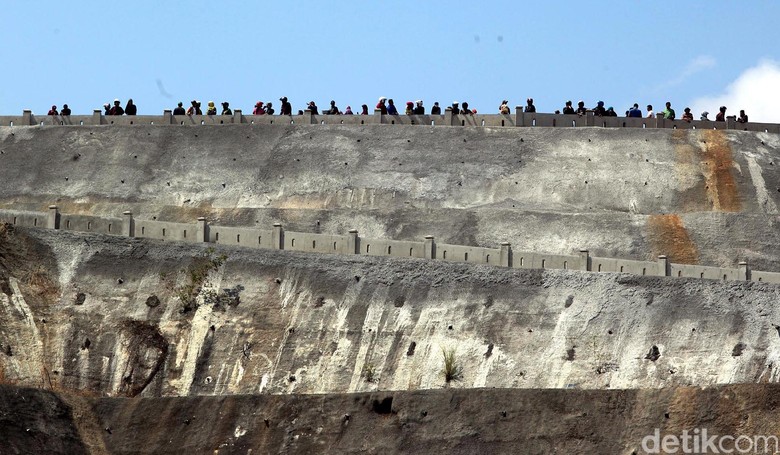 Akankah Nama 28 Desa yang Terkubur Air Jatigede Tinggal Sejarah? Akankah Nama 28 Desa yang Terkubur Air Jatigede Tinggal Sejarah?
