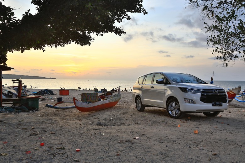 40 Tahun Toyota Kijang, Si Legenda Hidup Otomotif Indonesia 40 Tahun Toyota Kijang, Si Legenda Hidup Otomotif Indonesia