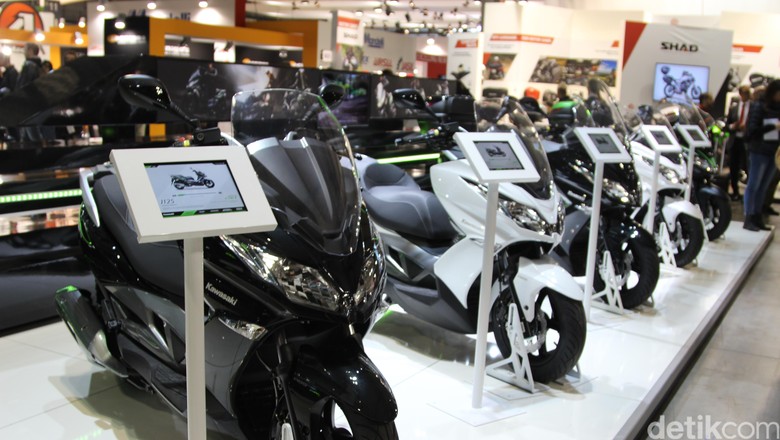Kawasaki Enggan Bawa Pesaing Yamaha XMAX Kawasaki Enggan Bawa Pesaing Yamaha XMAX
