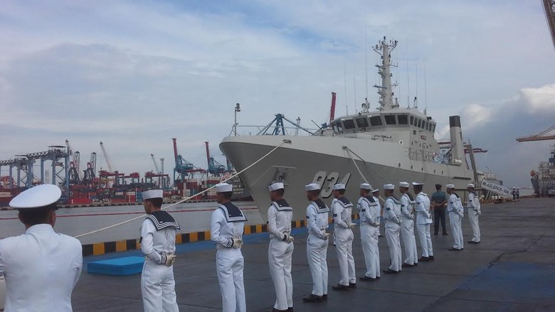 Sergap Kapal Diduga Penyelundup di Sumut, 4 Anggota TNI AL Diserang OTK Sergap Kapal Diduga Penyelundup di Sumut, 4 Anggota TNI AL Diserang OTK