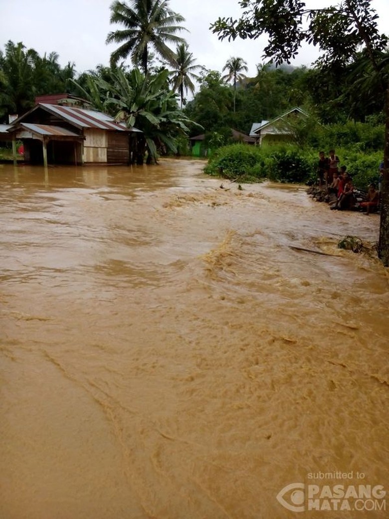 Terjang Permukiman Warga Di Pangandaran Puluhan Rumah Terendam