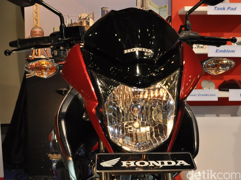 Pasang Setang Jepit Honda MegaPro Pasang Setang Jepit Honda MegaPro