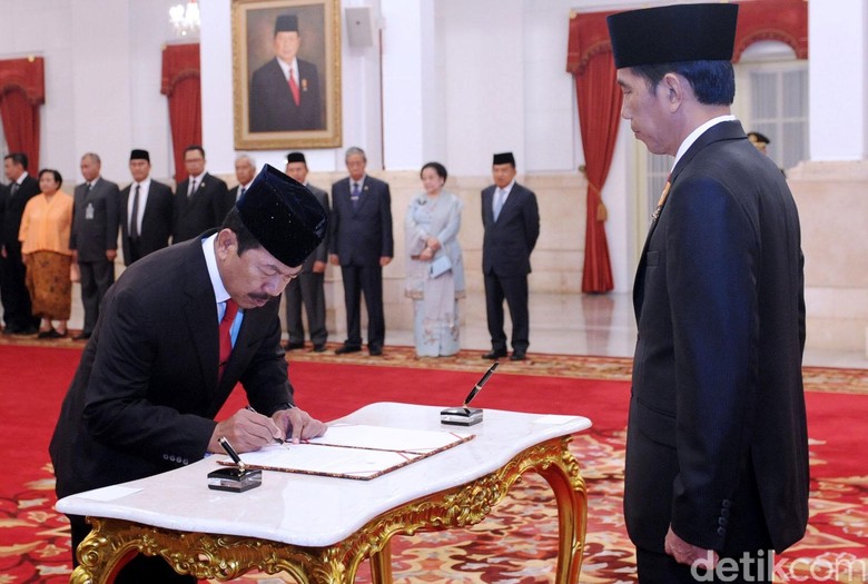 Kepala Badan Siber Minta Maaf soal #HoaxMembangun Kepala Badan Siber Minta Maaf soal #HoaxMembangun