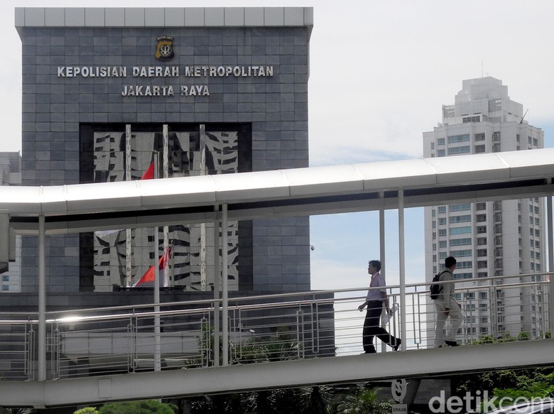 Polisi Setop Kasus Pencemaran Nama Baik Konsumen Reklamasi Polisi Setop Kasus Pencemaran Nama Baik Konsumen Reklamasi