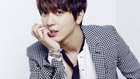 Daftar Universitas Secara Ilegal, Yonghwa CNBLUE Hindari Wamil?