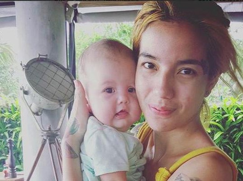 Rumah Tangga Sheila Marcia Retak, Stuart Collin Akhirnya Bertemu Anak Rumah Tangga Sheila Marcia Retak, Stuart Collin Akhirnya Bertemu Anak