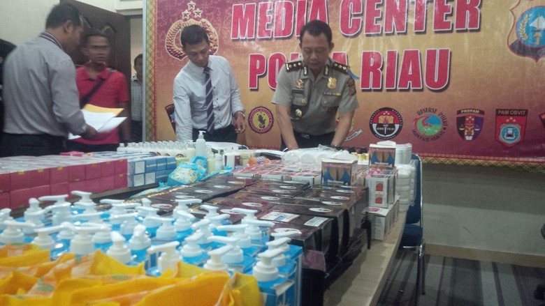 Polda Riau Sita Ribuan Kosmetik Dan Obat Ilegal Dari Salon Di Pekanbaru