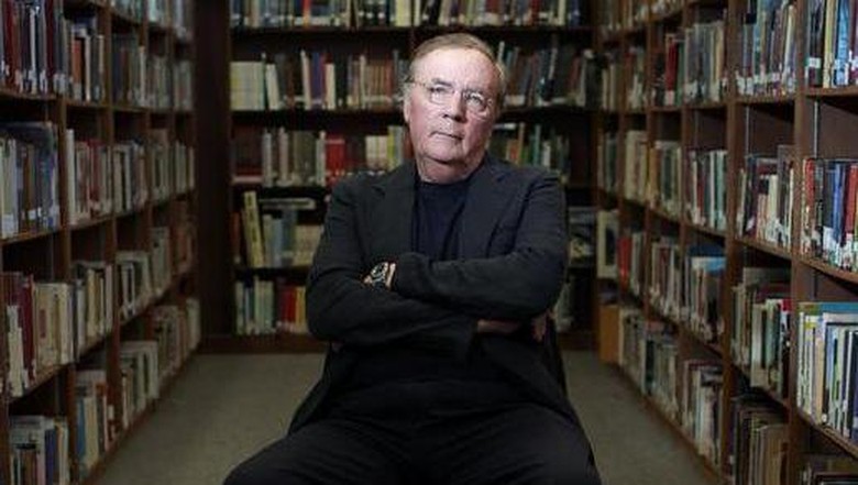 Penulis Thriller Terlaris James Patterson Tulis Buku tentang Aaron Hernandez Penulis Thriller Terlaris James Patterson Tulis Buku tentang Aaron Hernandez