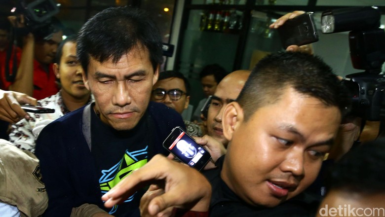 Presdir PT Agung Podomoro Land Menyerahkan Diri ke KPK Presdir PT Agung Podomoro Land Menyerahkan Diri ke KPK