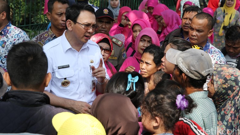 Solusi Ahok Atasi Banjir Jakarta, dari Pompa hingga Pasukan Oranye Solusi Ahok Atasi Banjir Jakarta, dari Pompa hingga Pasukan Oranye