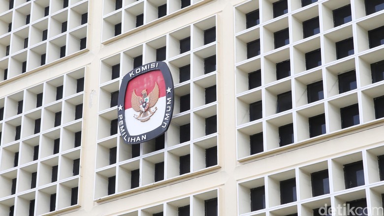 KPU Siapkan 2 Opsi Atur Larangan Eks Koruptor Nyaleg KPU Siapkan 2 Opsi Atur Larangan Eks Koruptor Nyaleg