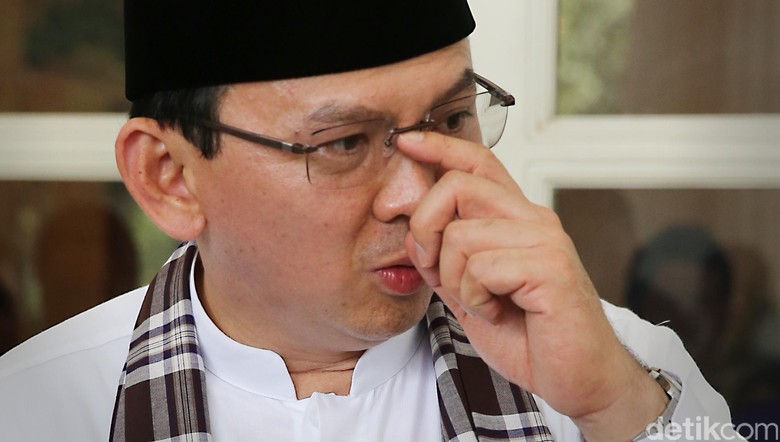 Ahok: Ini Bukan Barter Tapi Lebih Cocok, Lu sepakat, Gue Todong Ahok: Ini Bukan Barter Tapi Lebih Cocok, Lu sepakat, Gue Todong