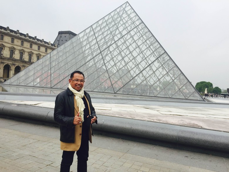 Alijullah, Lurah Paris yang Bermodal Mimpi dan Boarding Pass Bekas Alijullah, Lurah Paris yang Bermodal Mimpi dan Boarding Pass Bekas