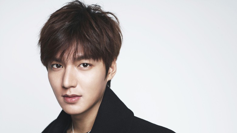 Penggemar Bangga Lee Min Ho Jalani Wamil Meski Cedera Kaki Penggemar Bangga Lee Min Ho Jalani Wamil Meski Cedera Kaki