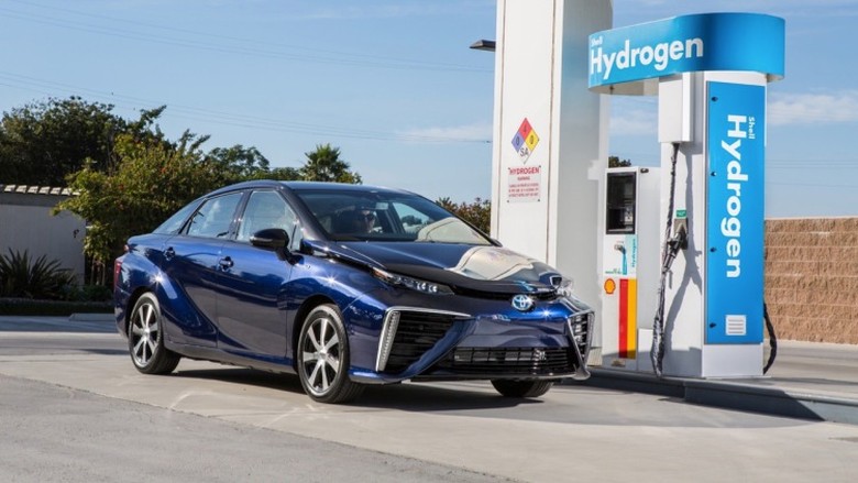 Toyota dan Honda Bersatu Dukung Mobil Hidrogen Toyota dan Honda Bersatu Dukung Mobil Hidrogen