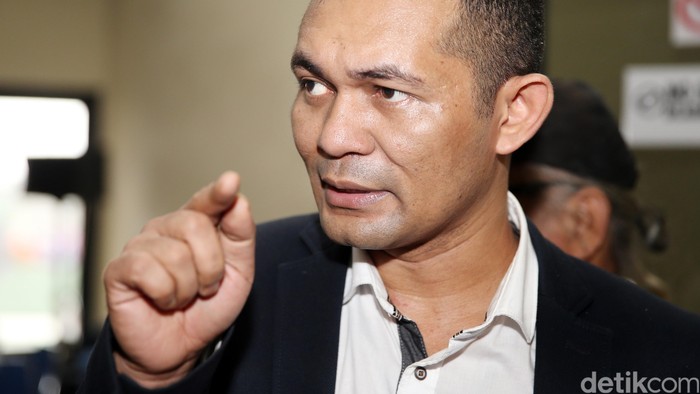 Boni Hargens membantah tuduhan sedang sakau, mengaku sedang mengalami gejala hipokalemia (Foto: Ari Saputra) Boni Hargens membantah tuduhan sedang sakau, mengaku sedang mengalami gejala hipokalemia (Foto: Ari Saputra)