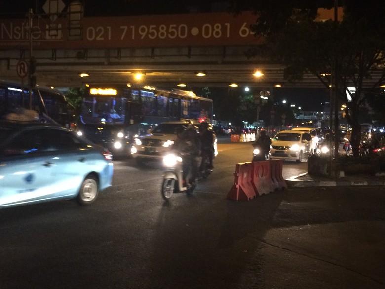 Kronologi Penyerangan Sekelompok Pria Cepak pada Polantas di Mampang Kronologi Penyerangan Sekelompok Pria Cepak pada Polantas di Mampang