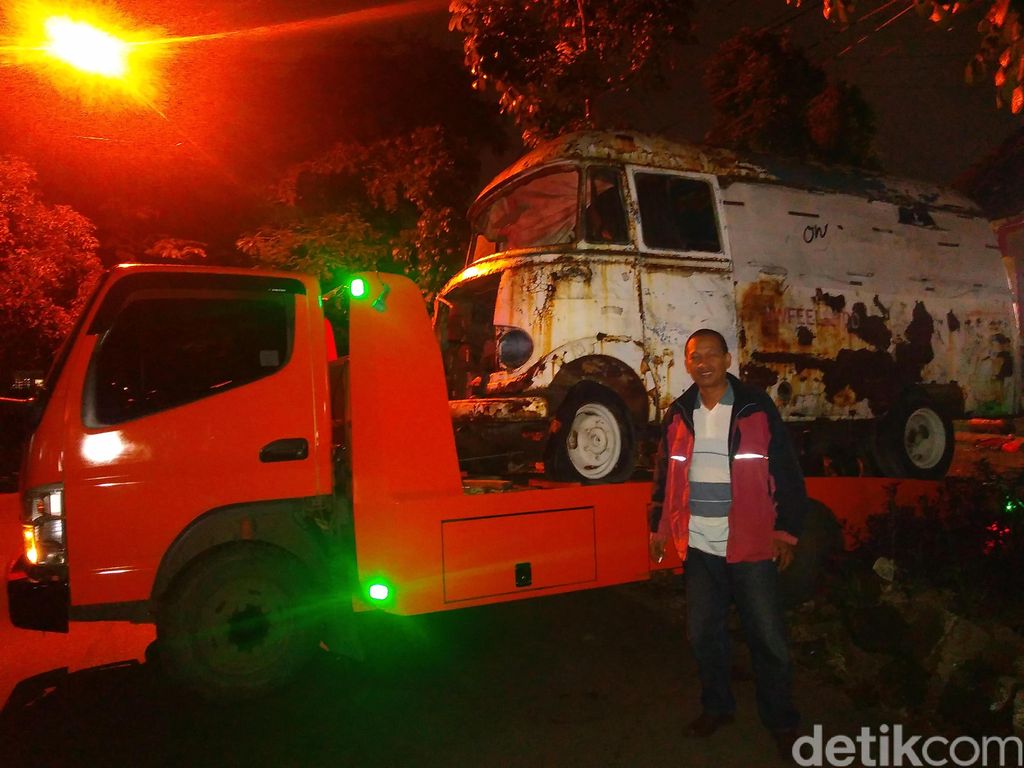 Begini Proses Pemindahan Ambulans Horor Dari Jl Bahureksa Bandung