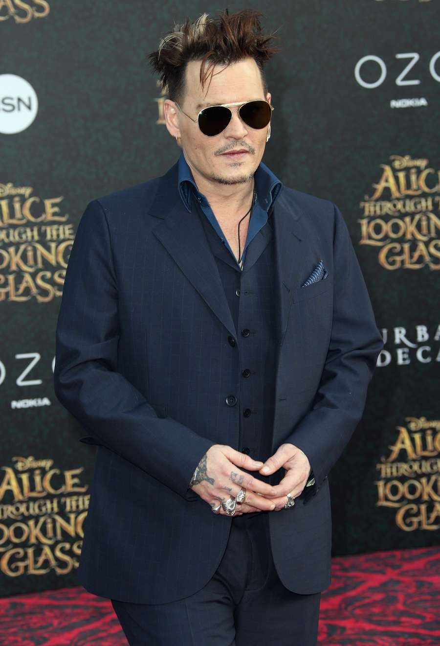 Depp Dengan Gaya Rambut Berantakan Yay Or Nay