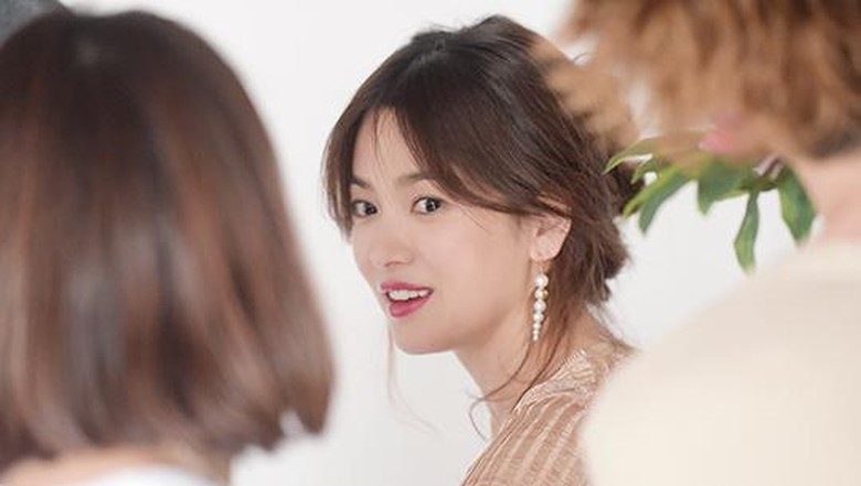Song Hye Kyo Tampil dengan Rambut Pendek Lagi, Makin Cantik? Song Hye Kyo Tampil dengan Rambut Pendek Lagi, Makin Cantik?