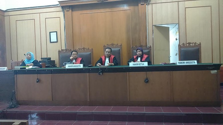 Terlapor Pengadaan Alat Berat Mengklaim Pelapor Belum Menyelesaikan Kewajiban Terlapor Pengadaan Alat Berat Mengklaim Pelapor Belum Menyelesaikan Kewajiban