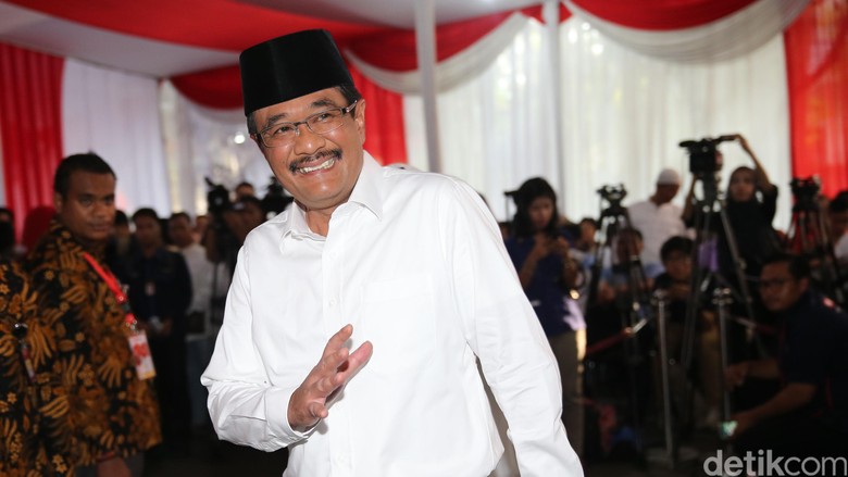Lebaran Pertama Djarot akan Keliling Jakarta, Hari Kedua Nyekar Lebaran Pertama Djarot akan Keliling Jakarta, Hari Kedua Nyekar