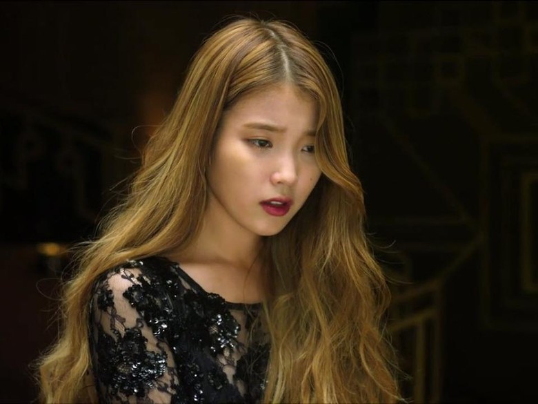 Aww... IU Dapat Kado Spesial dari G-Dragon Aww... IU Dapat Kado Spesial dari G-Dragon
