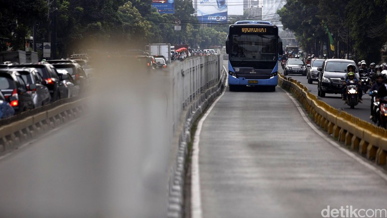 Hanya Mobil Berpelat RI Boleh Lewat Busway, Gubernur Dilarang Hanya Mobil Berpelat RI Boleh Lewat Busway, Gubernur Dilarang